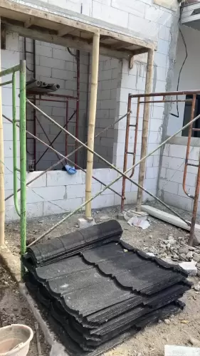 Jasa Kontraktor Bangun Rumah Progress Pengerjaan Atap Rumah Lantai 1 Di Marifa Regency 8